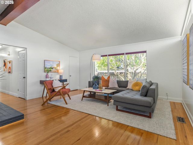 2637 Ne 138TH Pl, Portland, OR 97230