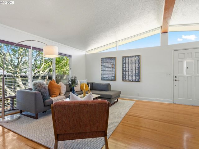 2637 Ne 138TH Pl, Portland, OR 97230