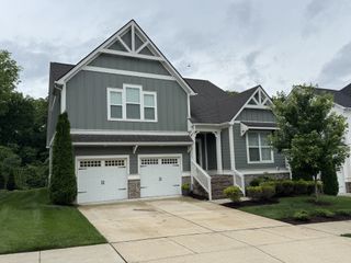 2717 Cloister Ln, Thompsons Station, TN 37179
