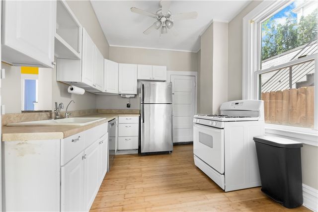 184 W Hutchinson Ave, Edgewood, PA 15218