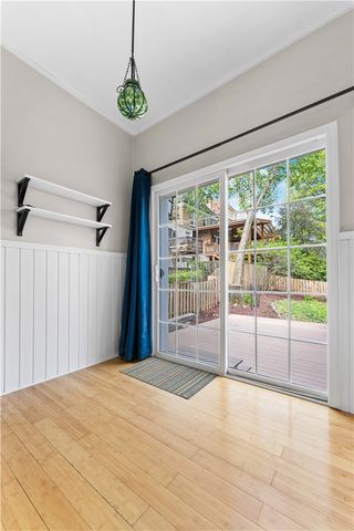 184 W Hutchinson Ave, Edgewood, PA 15218