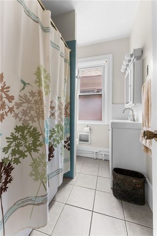 184 W Hutchinson Ave, Edgewood, PA 15218