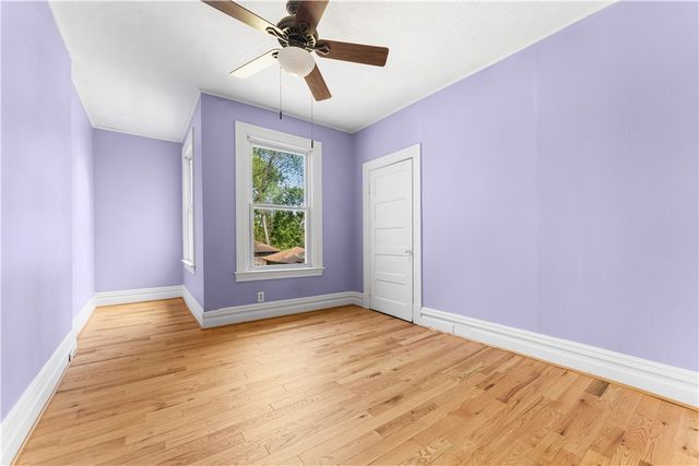 184 W Hutchinson Ave, Edgewood, PA 15218