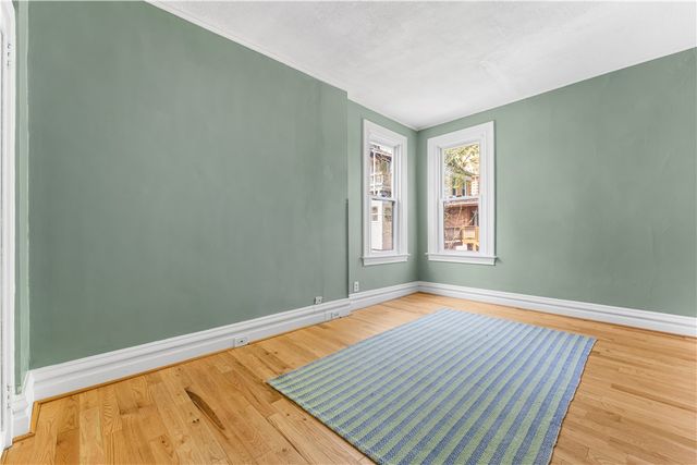 184 W Hutchinson Ave, Edgewood, PA 15218