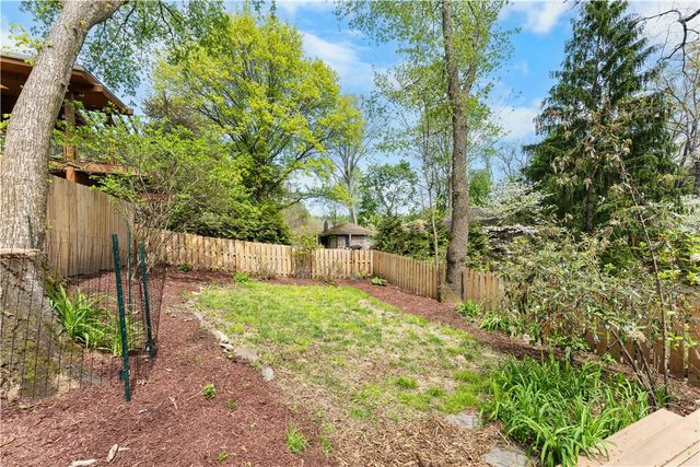 184 W Hutchinson Ave, Edgewood, PA 15218