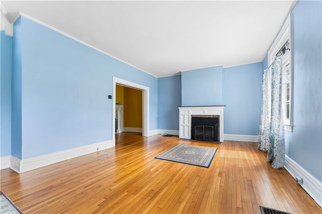 184 W Hutchinson Ave, Edgewood, PA 15218