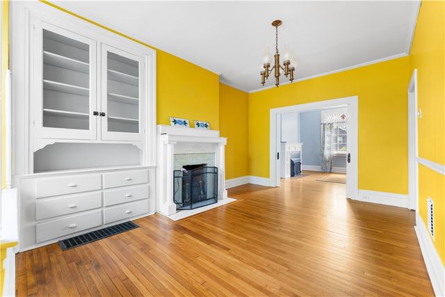 184 W Hutchinson Ave, Edgewood, PA 15218