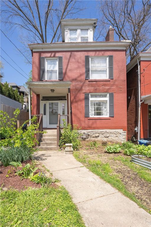184 W Hutchinson Ave, Edgewood, PA 15218