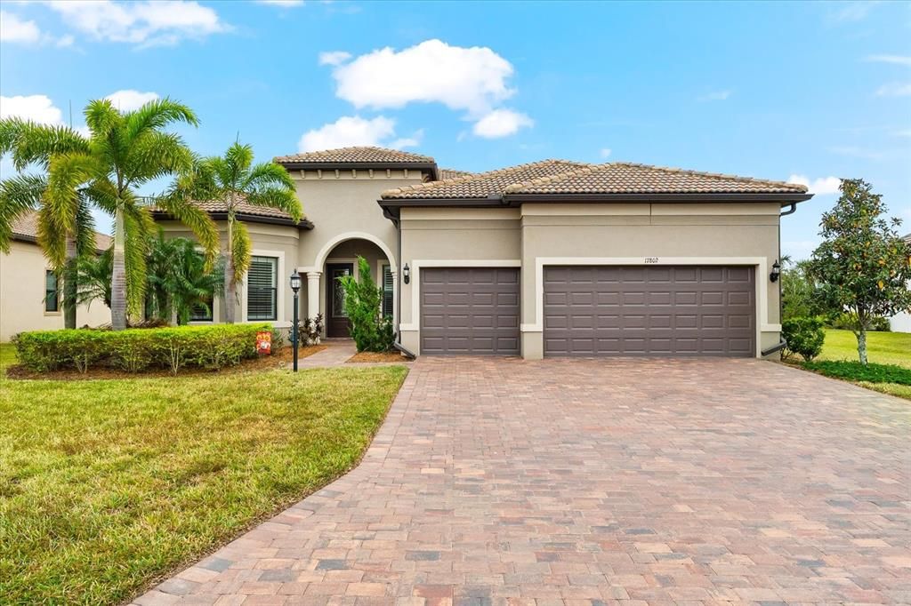 Image 2 of property listing at 17802 EASTBROOK TERRACE, Lakewood Ranch, FL 34202