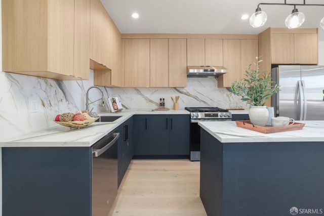 1283 Gilman Avenue, San Francisco, CA 94124