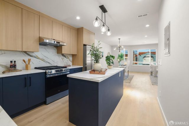 1283 Gilman Avenue, San Francisco, CA 94124