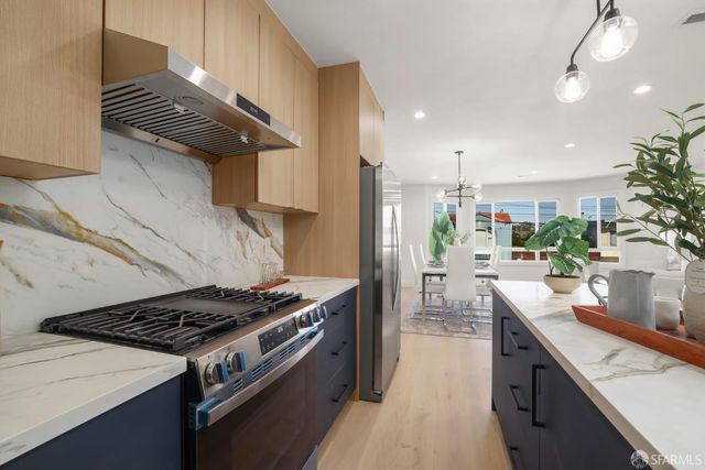 1283 Gilman Avenue, San Francisco, CA 94124