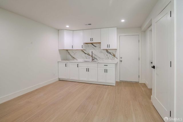 1283 Gilman Avenue, San Francisco, CA 94124