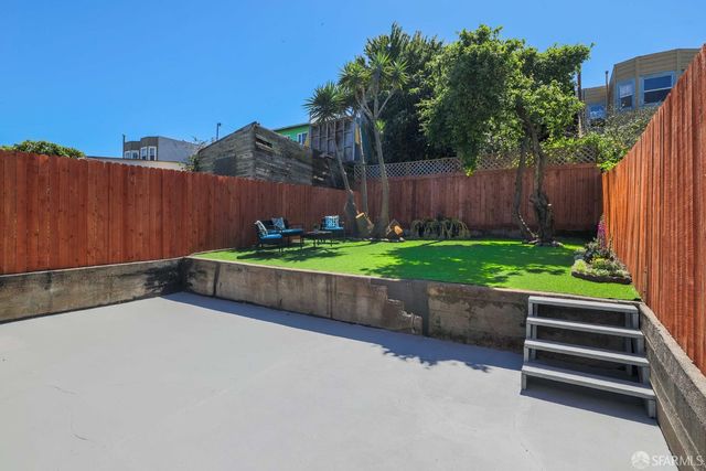 1283 Gilman Avenue, San Francisco, CA 94124