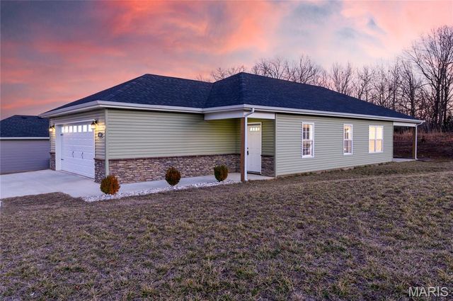 105 Daniels Court, St Robert, MO 65584