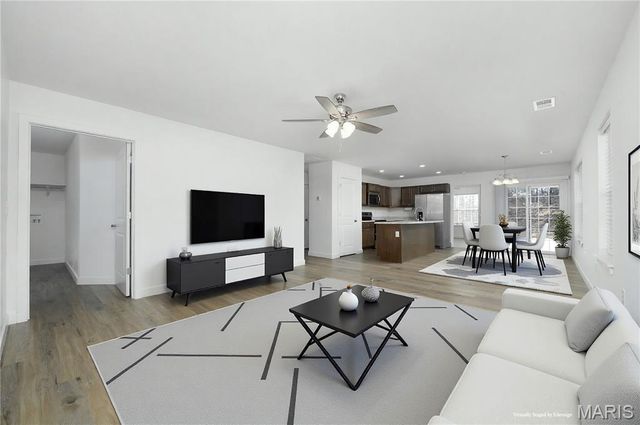 105 Daniels Court, St Robert, MO 65584