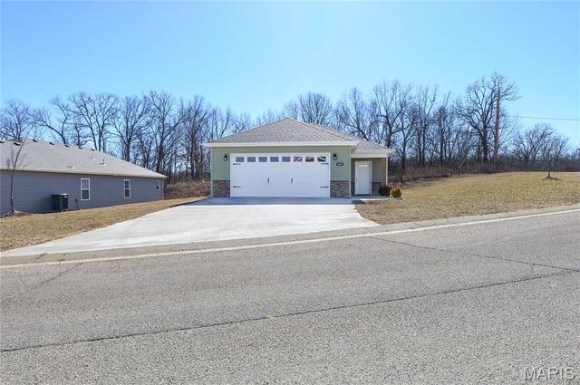 105 Daniels Court, St Robert, MO 65584