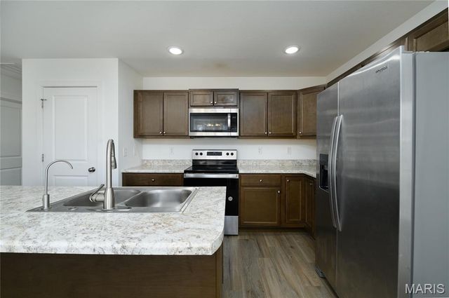 105 Daniels Court, St Robert, MO 65584