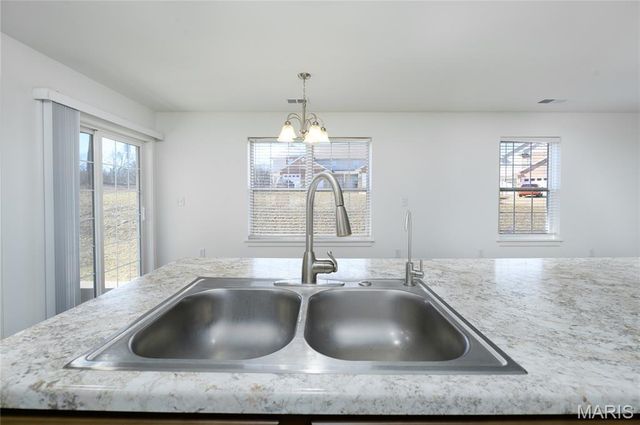 105 Daniels Court, St Robert, MO 65584