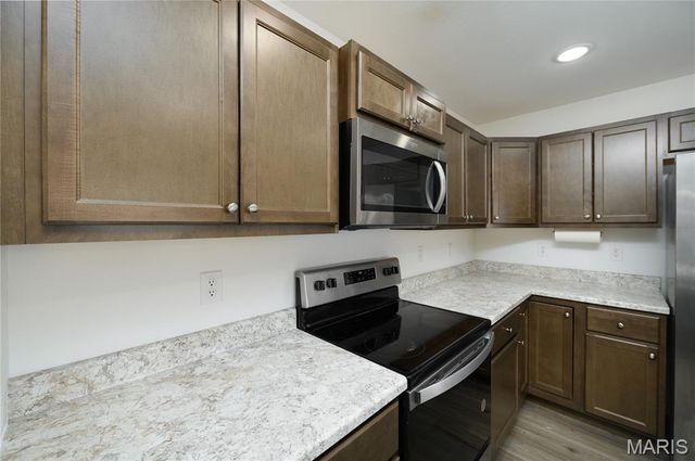 105 Daniels Court, St Robert, MO 65584