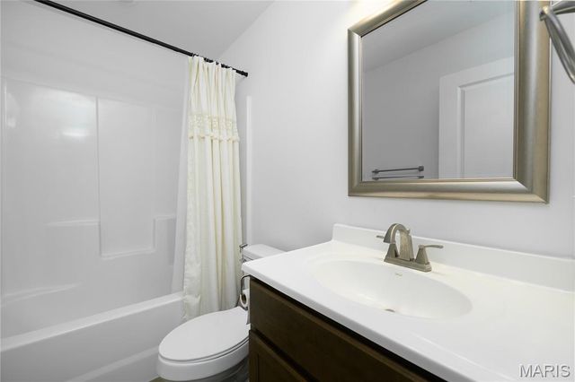 105 Daniels Court, St Robert, MO 65584