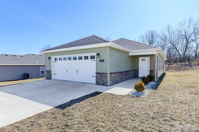 105 Daniels Court, St Robert, MO 65584
