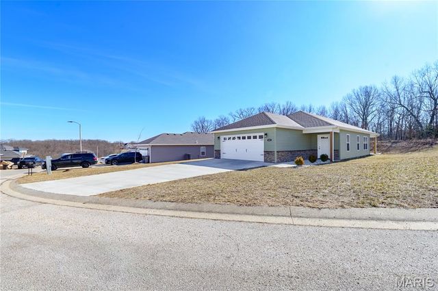 105 Daniels Court, St Robert, MO 65584