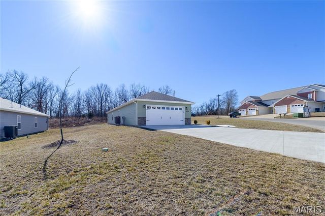 105 Daniels Court, St Robert, MO 65584