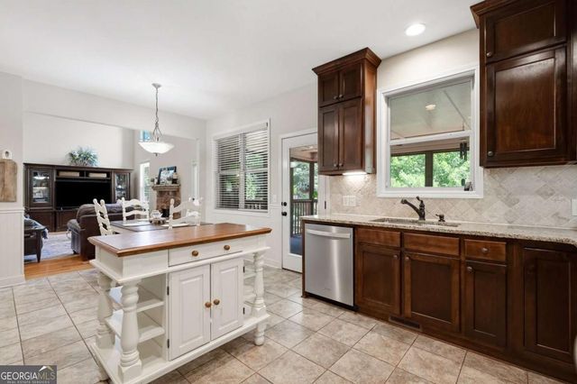 5660 Chestatee Landing Drive, Gainesville, GA 30506