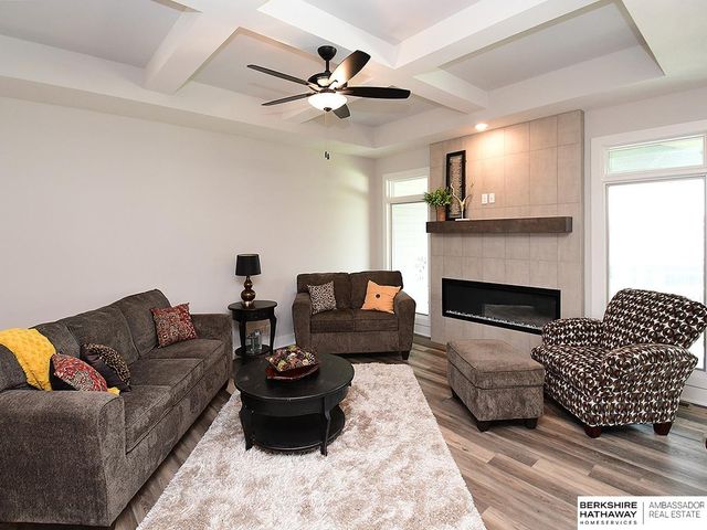 19969 Monroe Street, Omaha, NE 68135