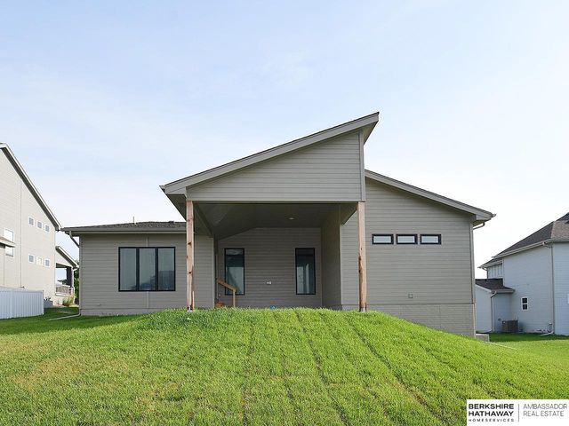 19969 Monroe Street, Omaha, NE 68135