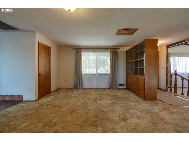 18108 Ne BALD PEAK Ln, Newberg, OR 97132