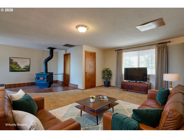 18108 Ne BALD PEAK Ln, Newberg, OR 97132