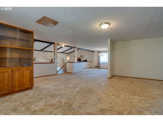 18108 Ne BALD PEAK Ln, Newberg, OR 97132