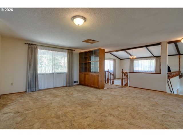 18108 Ne BALD PEAK Ln, Newberg, OR 97132