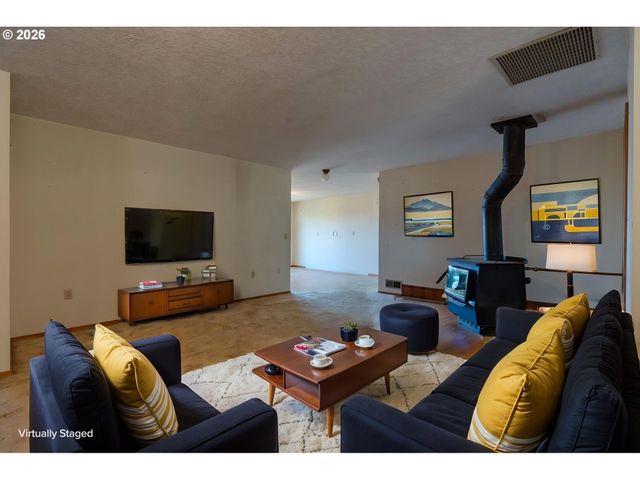 18108 Ne BALD PEAK Ln, Newberg, OR 97132