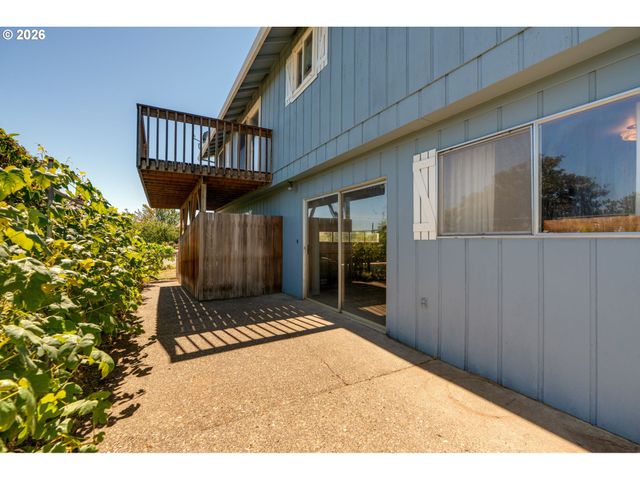 18108 Ne BALD PEAK Ln, Newberg, OR 97132