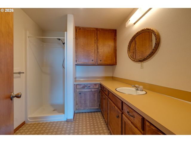 18108 Ne BALD PEAK Ln, Newberg, OR 97132