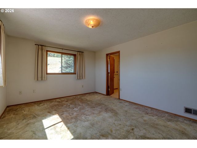 18108 Ne BALD PEAK Ln, Newberg, OR 97132