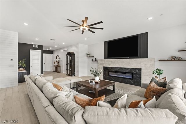 9525 West Fisher Avenue, Las Vegas, NV 89149