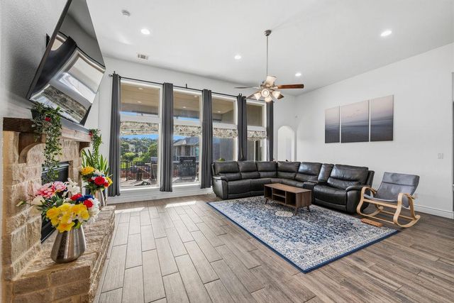 504 Montalcino LN, Georgetown, TX 78628