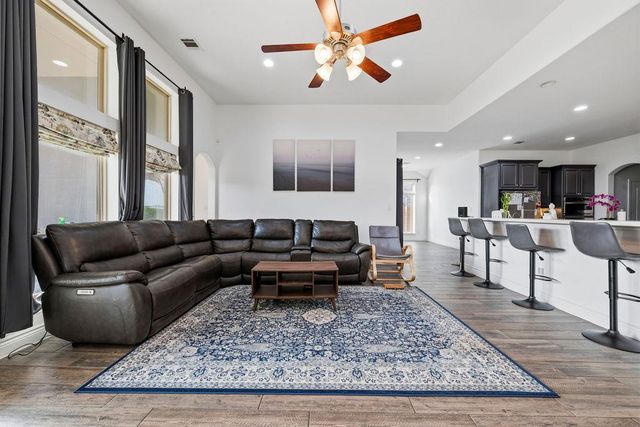 504 Montalcino LN, Georgetown, TX 78628