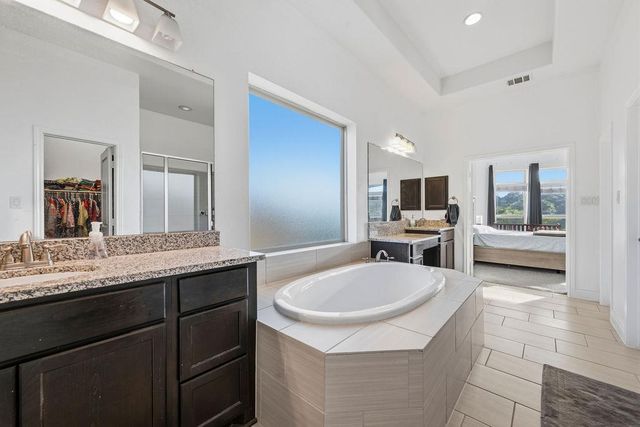 504 Montalcino LN, Georgetown, TX 78628