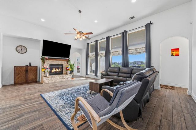 504 Montalcino LN, Georgetown, TX 78628