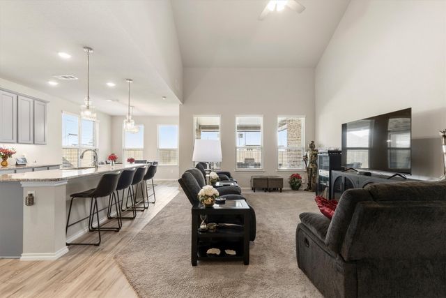 702 Matador Lane, Arlington, TX 76002