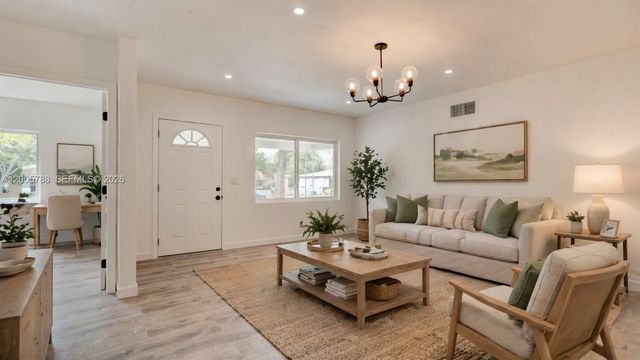 1921 NE 158th St, North Miami Beach, FL 33162