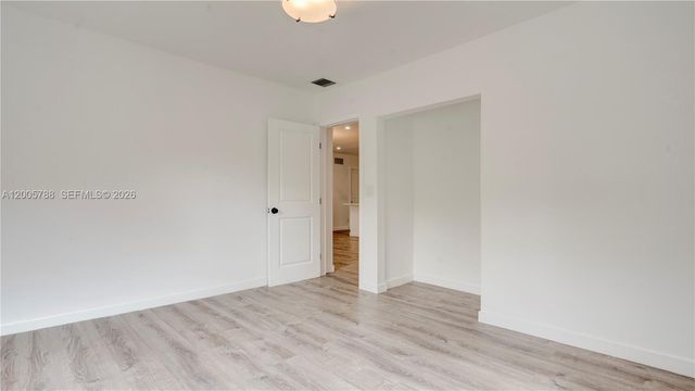 1921 NE 158th St, North Miami Beach, FL 33162