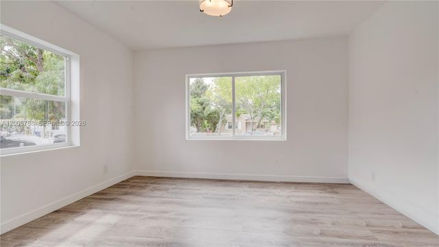 1921 NE 158th St, North Miami Beach, FL 33162