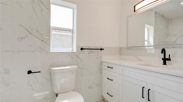 1921 NE 158th St, North Miami Beach, FL 33162