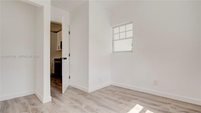 1921 NE 158th St, North Miami Beach, FL 33162